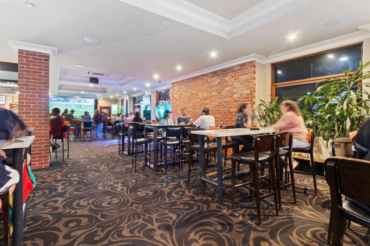 Hotel Queanbeyan Canberra Экстерьер фото