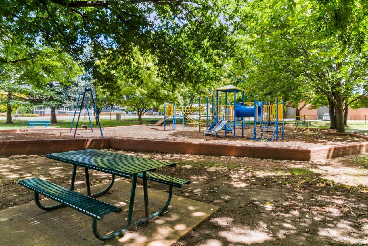 Hotel Queanbeyan Canberra Экстерьер фото